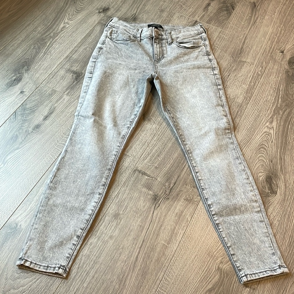 BR Stone Wash Grey denim skinny fit Ankle jeans .